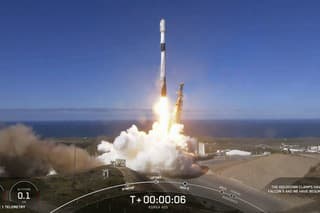  Z Vandenbergovej základne Vesmírnych síl USA v americkom štáte Kalifornia ju do vesmíru vyniesla raketa Falcon 9 spoločnosti SpaceX.