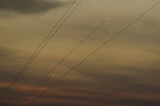 Rakety vystrelené z pásma Gazy.