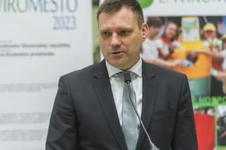 Na snímke podpredseda vlády a minister životného prostredia SR Tomáš Taraba