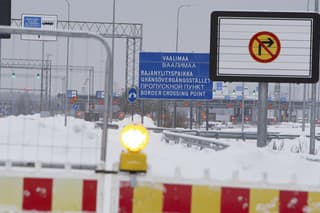 Zatvorený hraničný priechod Vaalimaa medzi Fínskom a Ruskom vo fínskom pohraničnom meste Virolahti 29. novembra 2023.