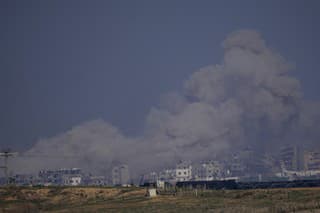 Izraelská armáda pokračuje v bombardovaní Gazy.