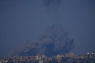 Izraelská armáda pokračuje v bombardovaní Gazy.