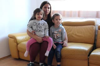 Žanete ( 27 ) s deťmi Noelom (3) a Kitti (1) zostane po zaplatení účtov 20 eur na mesiac.