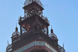 Blackpool Tower, ktorá bola otvorená v roku 1894, je jednou z najobľúbenejších britských pamiatok a top atrakcií.