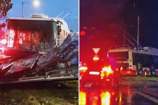 Pri nehode trolejbusu v Banskej Bystrici sa zranilo sedem ľudí