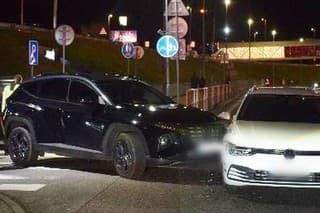 V Bratislave sa zrazili dve autá, jeden z vodičov mal 1,98 promile