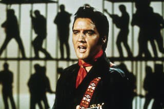 Elvis Presley zomrel vo veku 42 rokov.