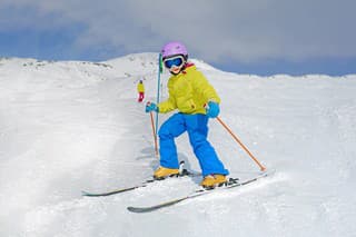 Ako vybrať správnu výstroj pre deti na lyžiarsky výcvik?