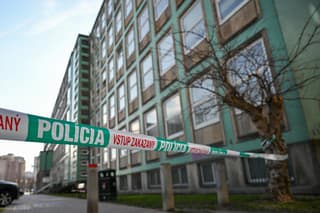 Bratislavská polícia zasahuje v budove Univerzity Komenského, kde sídlia Farmaceutická fakulta aj Fakulta managementu.