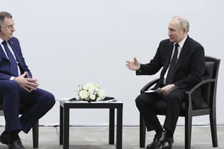 Na snímke sprava ruský prezident Vladimir Putin a vodca bosniackych Srbov Milorad Dodik.