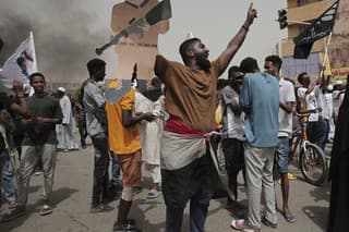 Pri násilnostiach v Dárfúre zahynulo najmenej 100 ľudí. ilustračné foto
