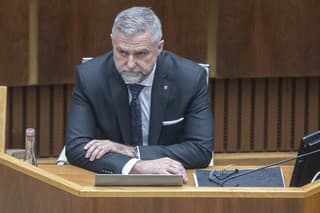 Na snímke poslanec parlamentu SR Tibor Gašpar (Smer-SD) počas 4. schôdze NRSR v Bratislave 24. novembra 2023. 