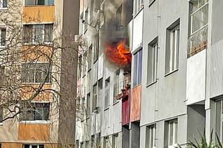 Z bytu sa najprv ozval výbuch, potom ho zachvátil požiar.