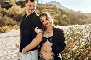 Týmito fotkami manželia Kelemenovci oznámili, že čakajú bábätko.