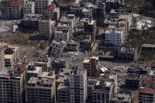 Zničené budovy v Pásme Gazy.