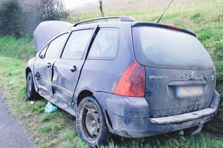 K nehode došlo v sobotu (16.3.) popoludní na ceste I/16 v smere od mesta Lučenec na obec Lovinobaňa. 