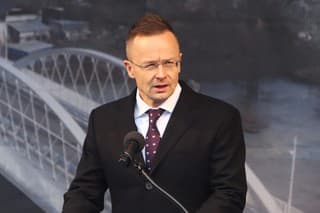 Na snímke maďarský minister zahraničných vecí a obchodu Péter Szijjártó.