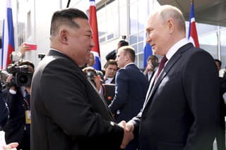 Ruský prezident Vladimir Putin so severokórejským vodcom Kim Čong-unom.