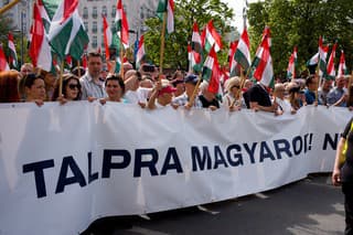 Na protivládny protest organizovaný Magyarom prišli tisíce ľudí