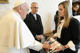 Pápež František sa vo Vatikáne stretol s príbuznými izraelských rukojemníkov zadržiavaných Hamasom
