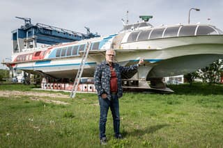 2024. Miloš Beladič (55) je rád, že sa loď podarilo zachrániť. Nateraz je v Ružinove na hrádzi.
