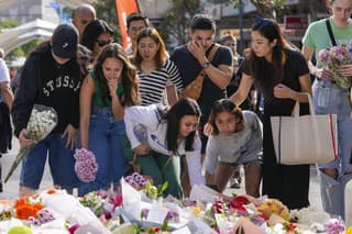 Obyvateľov Sydney v pondelok otriasol aj masaker v nákupnom centre.