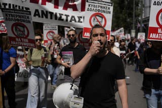 Rozsiahly štrajk organizovaný odbormi ochromil dopravu v Grécku. 