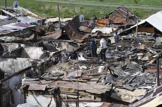 Požiar zničil 9 obydlí a o strechu nad hlavou prišlo takmer 50 ľudí. 