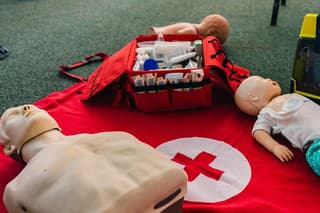 Kurzy prvej pomoci prebiehali od júna do októbra.