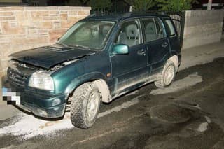  V Lipanoch sa muž pod vplyvom alkoholu snažil ukradnúť auto.