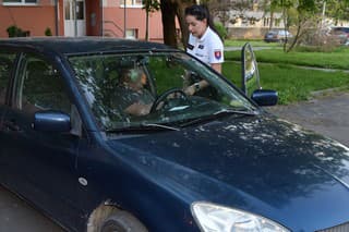 Vodič pod vplyvom alkoholu narazil v Partizánskom do druhého auta.