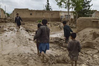Už vyše 300 obetí na životoch si vyžiadali záplavy vo viacerých afganských provinciách.