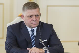 Na snímke predseda vlády SR Robert Fico (Smer-SD) počas spoločného plenárneho rokovania s prezidentom Azerbajdžanu Ilhamom Alijevom v Baku.