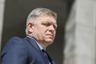 Predseda vlády SR Robert Fico si pripomenul 79. výročie oslobodenia Bratislavy kladením venca na Slavíne