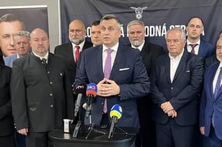 Tlačová konferencia predsedu SNS Andreja Danka vo Zvolene.