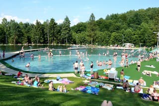 Biokúpalisko Sninské rybníky patrí v lete k obľúbeným miestam relaxu.