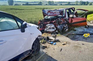 Autá zostali po nehode zničené na šrot, v Suzuki zahynul Michal († 37). 