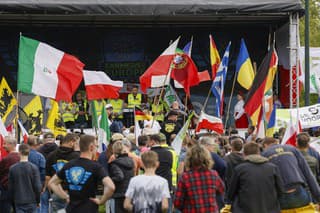 Belgicko pred eurovoľbami zasiahol štrajk farmárov.