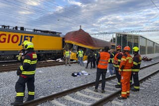 Zrážka vlakov v Pardubiciach si vyžiadala štyri ľudské životy, medzi nimi boli aj dve Slovenky.