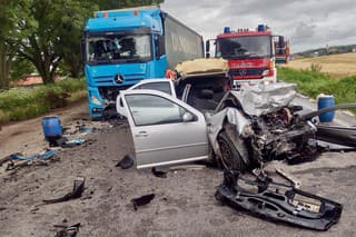 Dopravní policajti z Topoľčian boli vyslaní k dopravnej nehode, ktorá sa stala na ceste I/64 za obcou Rajčany.
