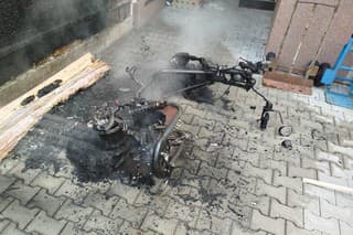 Policajti z Českých Budějovíc zasahovali pri požiari elektrokolobežky.