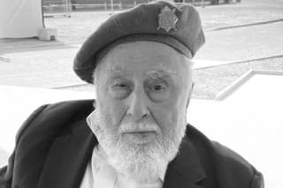 Vo veku 97 rokov zomrel jeden z posledných československých vojnových veteránov druhej svetovej vojny Charles Gad Strasser.
