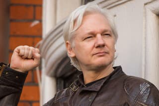 Julius Assange.