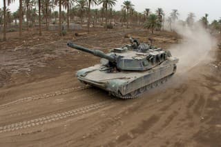  Tanky M1A1 Abrams. 