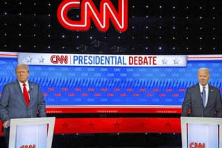 Debata kandidátov na CNN trvala hodinu a pol.