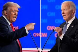 Na snímke americký prezident Joe Biden (vpravo) a republikánsky prezidentský kandidát a exprezident USA Donald Trump.