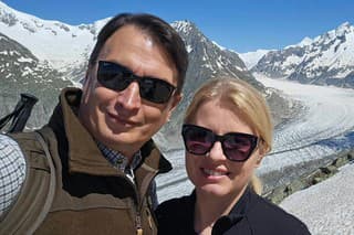 Zuzana Čaputová s partnerom navštívili ľadovec.