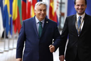 Maďarský premiér Viktor Orbán (vľavo) 