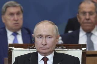 Ruský prezident Vladimir Putin počas summitu hláv štátov Šanghajskej organizácie pre spoluprácu (SCO) v kazašskej metropole  Astana.