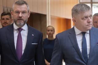 Na snímke vpravo premiér SR Robert Fico (Smer-SD) a vľavo predseda NR SR Peter Pellegrini (Hlas-SD).